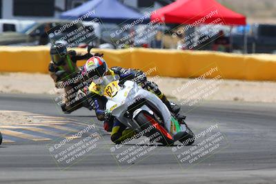 media/Apr-10-2022-SoCal Trackdays (Sun) [[f104b12566]]/Turn 2 (1135am)/